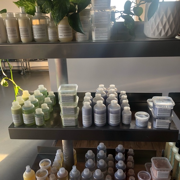 Overstock professional haircare SACHAJUAN and davines.Www.Fahrenheitboutique.ca - Picture 4 of 5